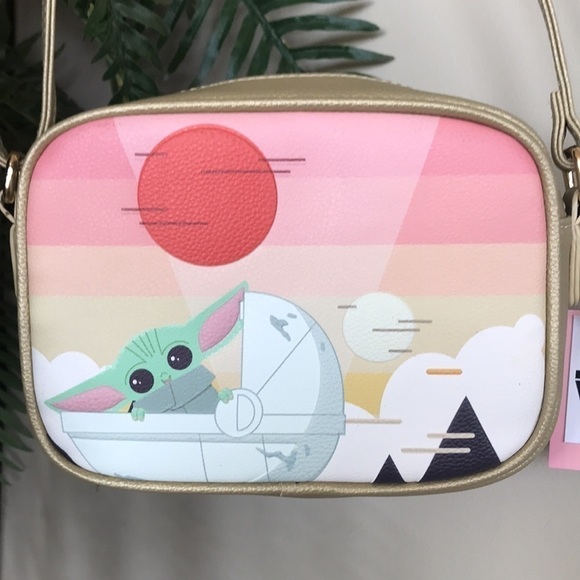 Brand New Danielle Nicole Star Wars Mandalorian Baby Yoda Grogu Crossbody Purse - Picture 3 of 14